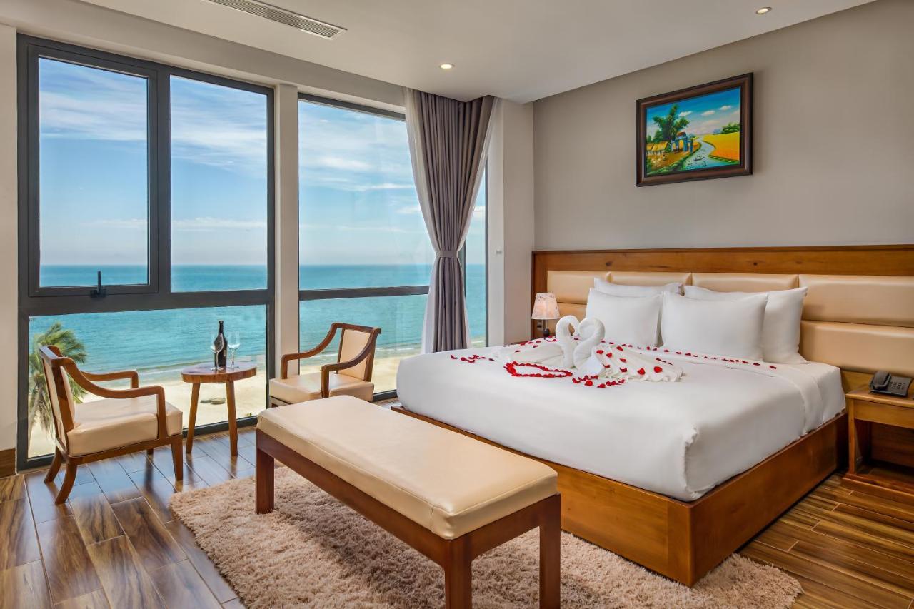 Alisia Beach Hotel Danang Exterior photo