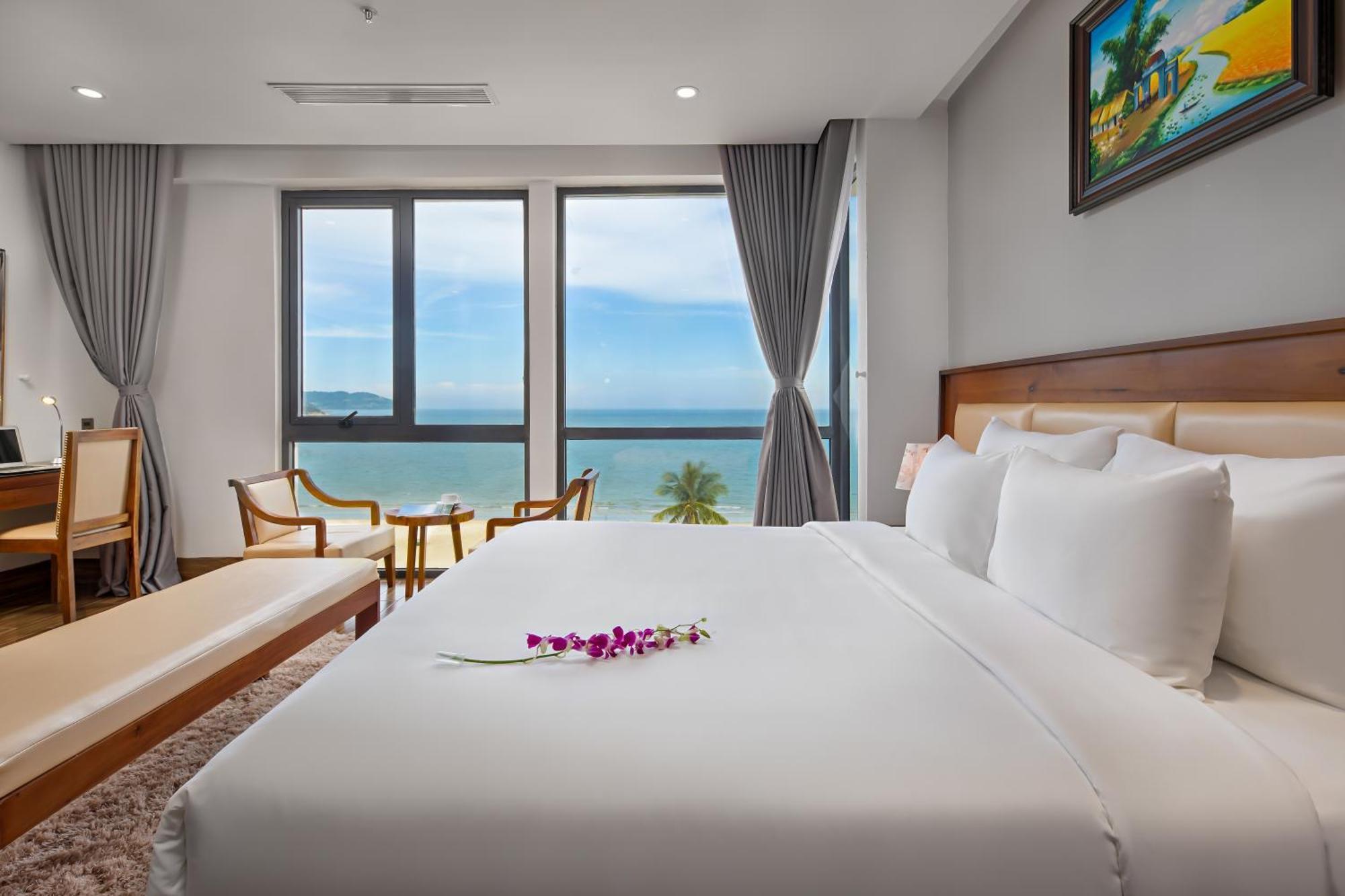 Alisia Beach Hotel Danang Exterior photo