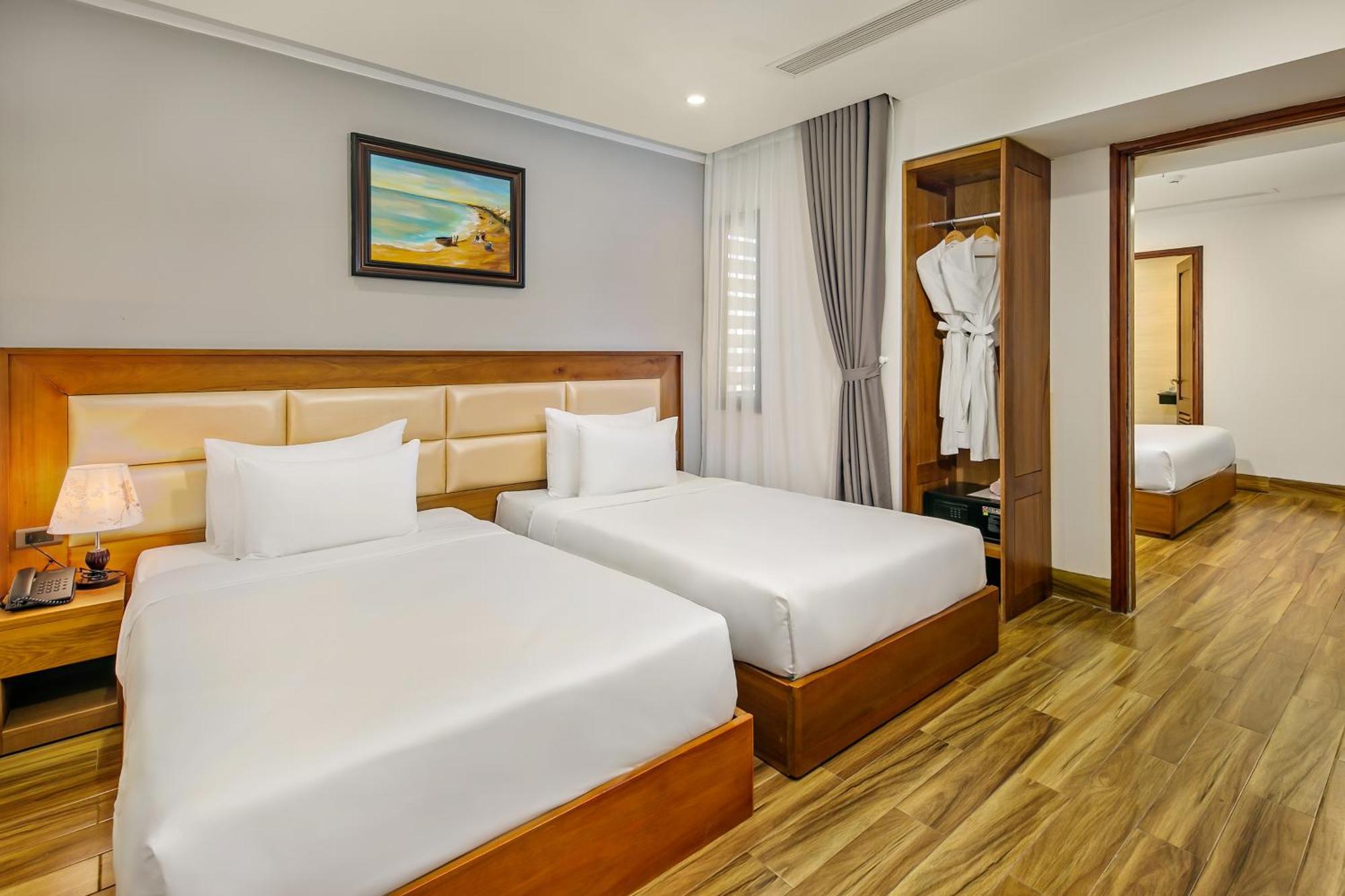 Alisia Beach Hotel Danang Exterior photo