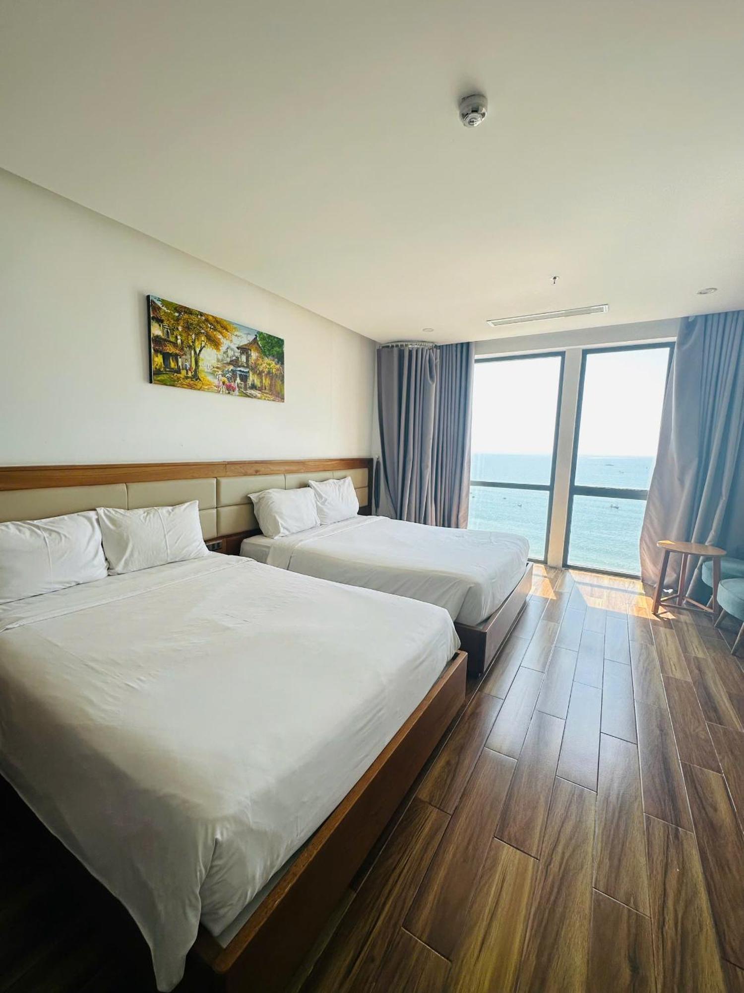 Alisia Beach Hotel Danang Exterior photo