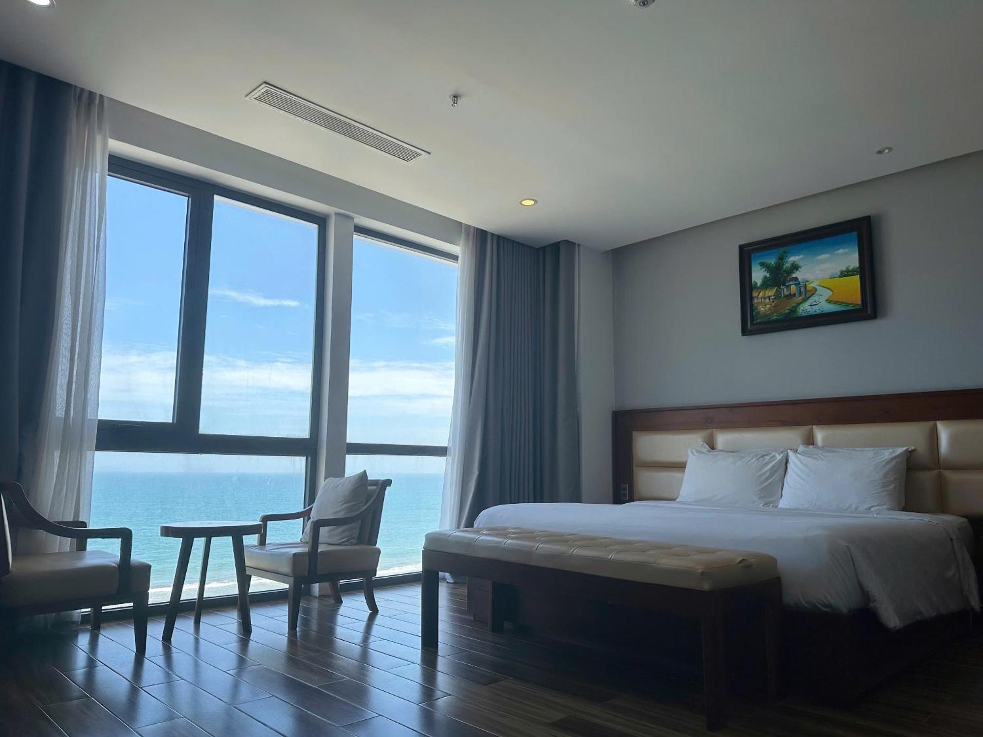 Alisia Beach Hotel Danang Exterior photo