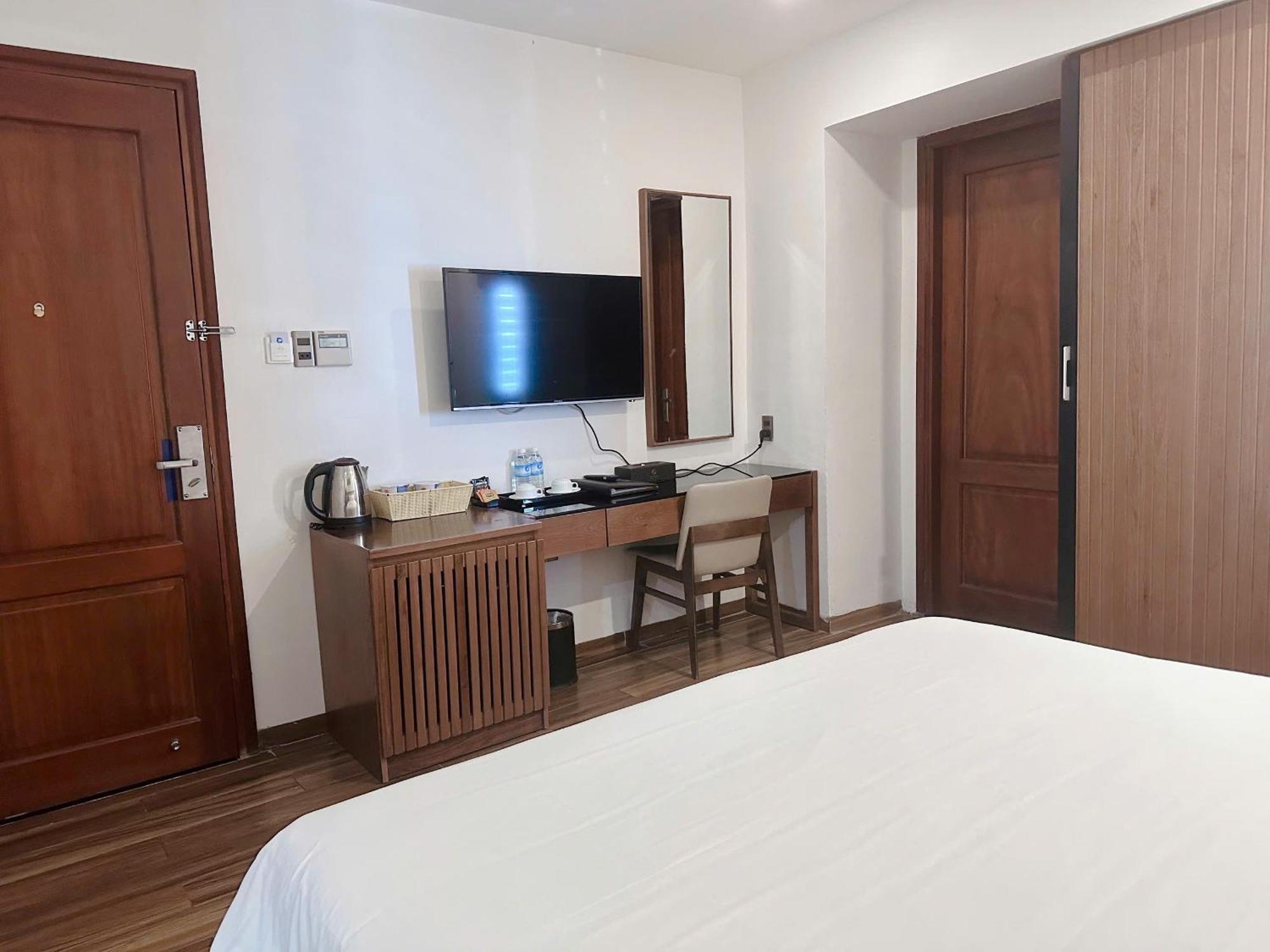 Alisia Beach Hotel Danang Exterior photo