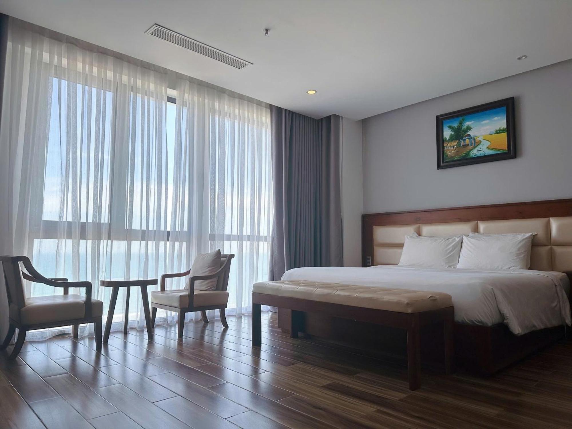 Alisia Beach Hotel Danang Exterior photo