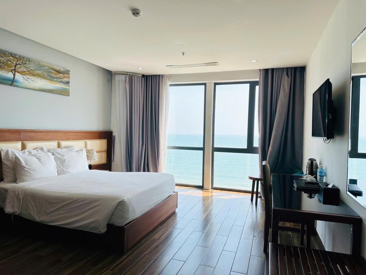 Alisia Beach Hotel Danang Exterior photo