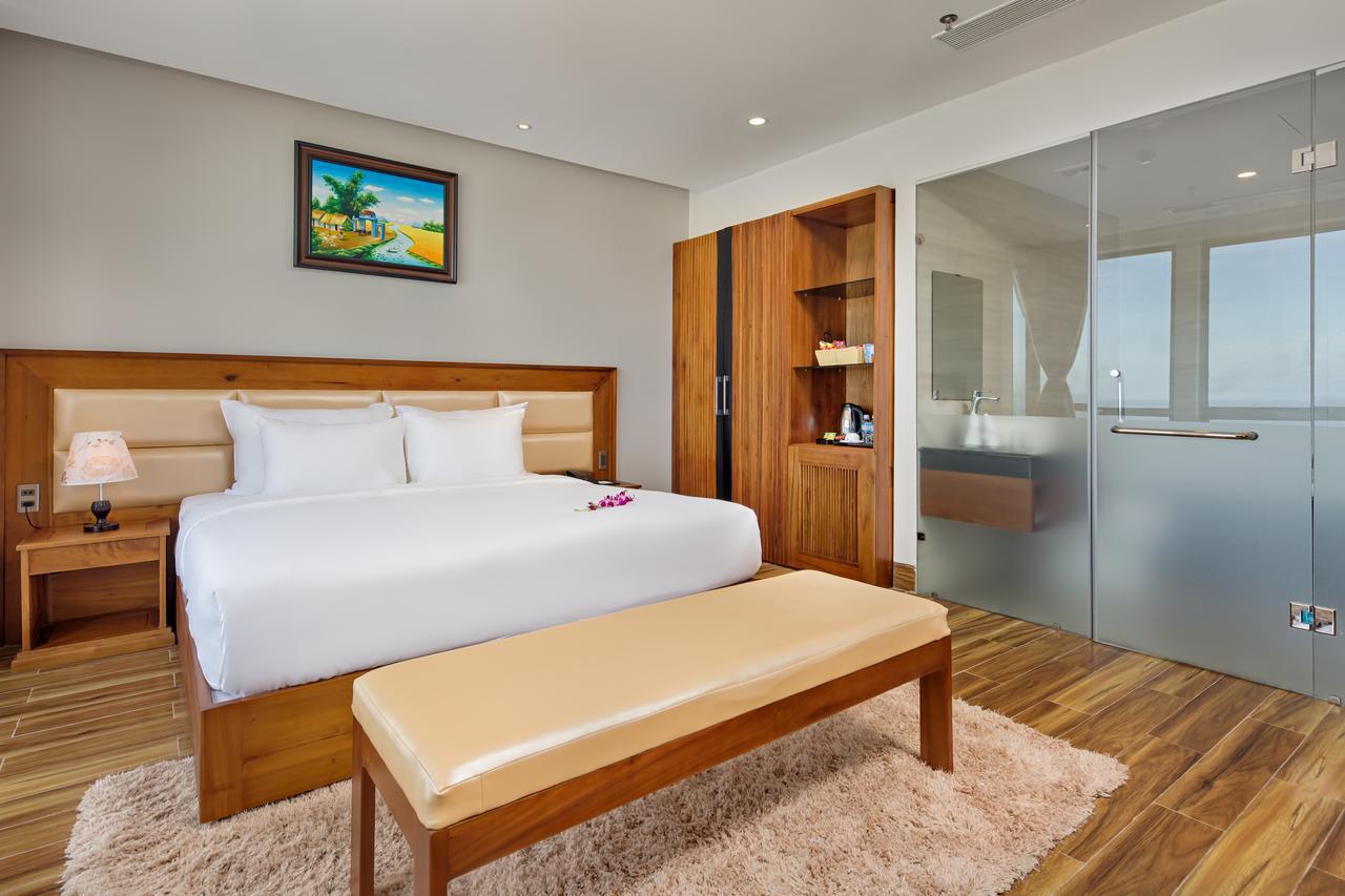 Alisia Beach Hotel Danang Exterior photo